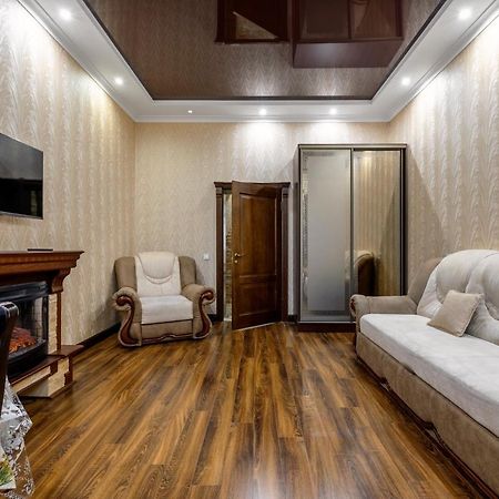 Noviy Svit 4 Apartments ลวีฟ ภายนอก รูปภาพ