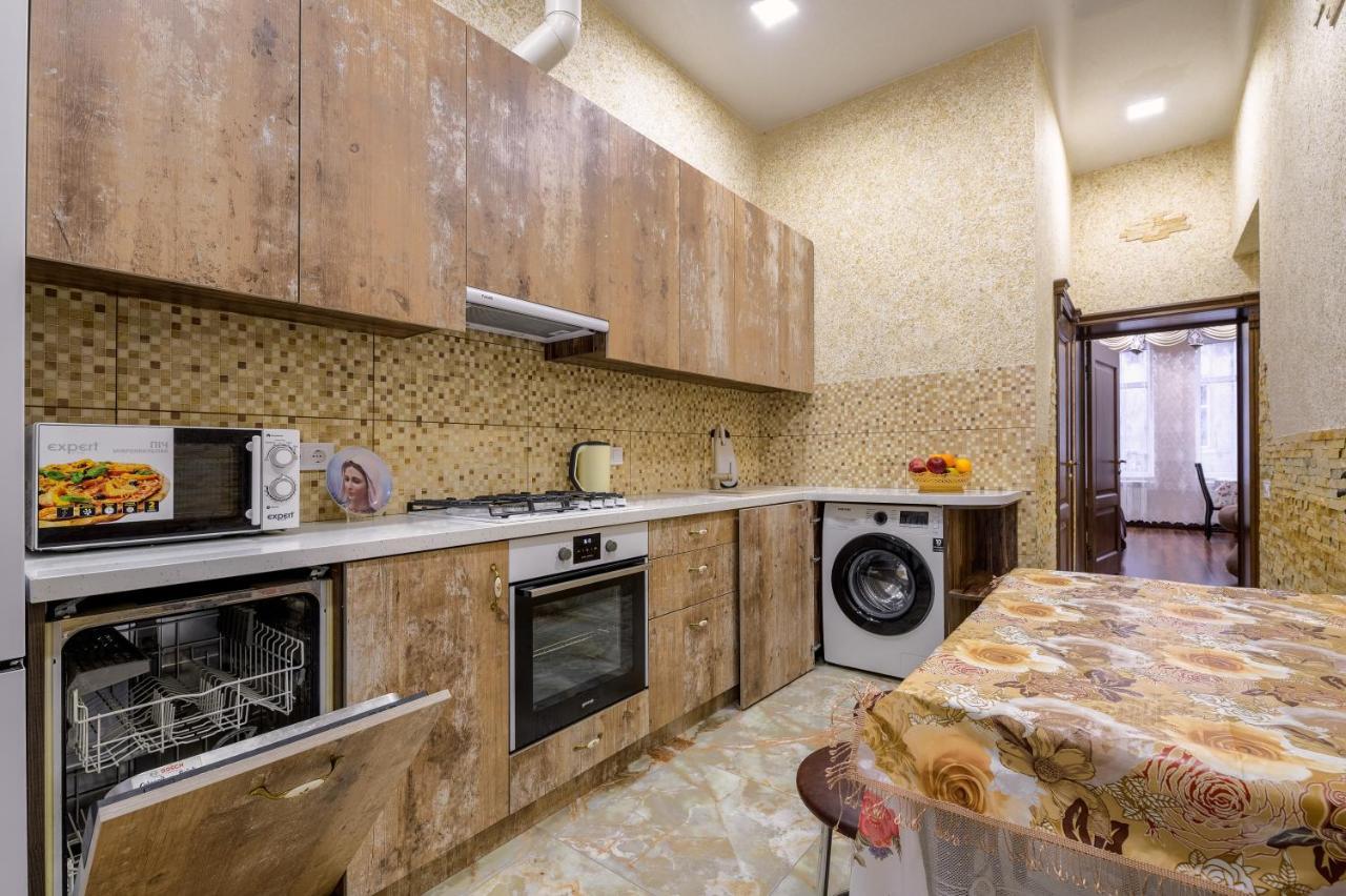 Noviy Svit 4 Apartments ลวีฟ ภายนอก รูปภาพ